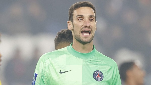 Sergio Rico, arquero suplente del PSG, pelea por su vida tras caerse de un caballo - trece