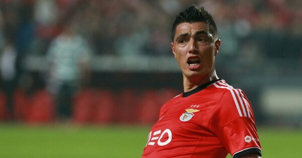 Versus / El festejo de un histórico: Así felicitó "Tacuara" Cardozo a Benfica por su título en Portugal