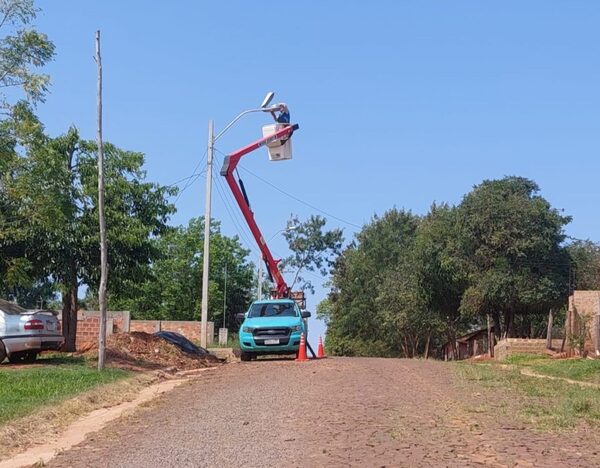 ANDE reparó 815 artefactos de alumbrado público y montó 110 nuevos transformadores