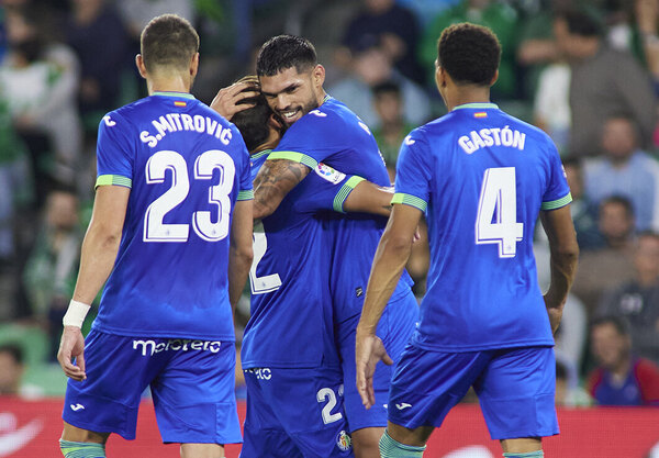 Versus / Con Omar Alderete de titular, Getafe da otro paso hacia la salvación