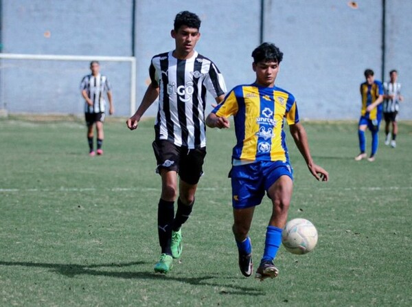 Cuatro victorias y dos empates en la Sub 18 - APF