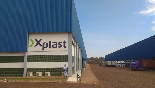 Xplast pavimenta su camino internacional con nueva certificación (exporta a Brasil, Uruguay y Bolivia)