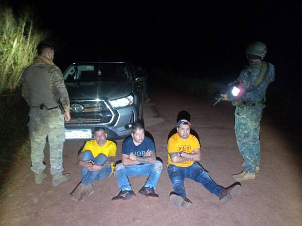 Tres detenidos con droga, arma, municiones y dinero en Amambay