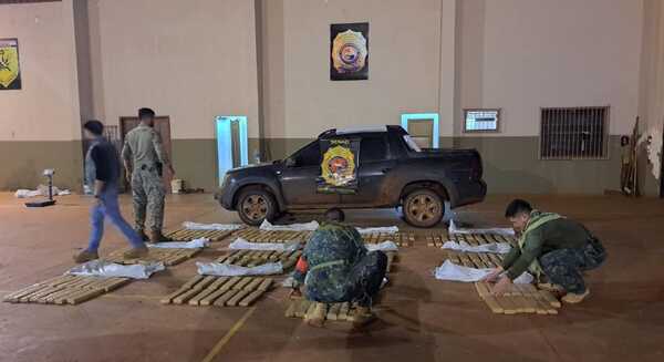 Diario HOY | Interceptan a tres traficantes con carga de marihuana en Amambay