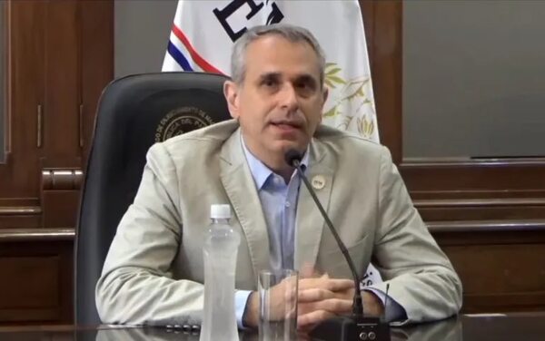 Docentes de Filosofía de la Universidad Católica piden que se aparte a Kriskovich de la institución - Nacionales - ABC Color