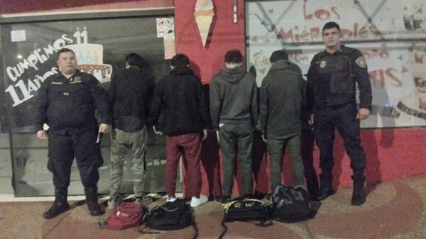 Cuatro jóvenes fueron aprehendidos mientras intentaban hurtar en un cine - Policiales - ABC Color