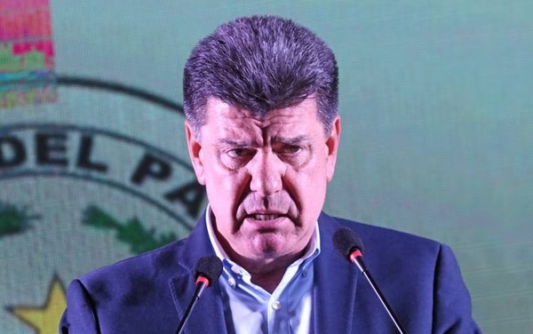 Intendentes liberales de todo el país piden a Efraín que dé 'un paso al costado'