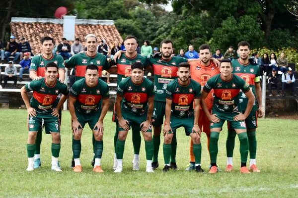 Cordillerano festeja en el clásico en la cancha de Comandante Lara en Caraguatay - Polideportivo - ABC Color