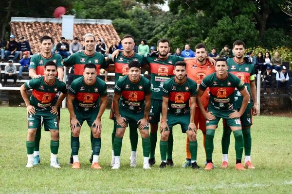 Cordillerano festeja en el clásico en la cancha de Comandante Lara en Caraguatay  - Polideportivo - ABC Color