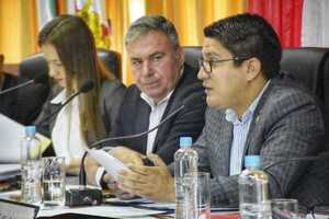 GOBERNADOR BRINDÓ INFORMES SOBRE LICITACIONES RECHAZADAS POR LA JUNTA DEPARTAMENTAL Y LAS IMPUGNADAS SIN SUSPENSIÓN POR LA DIRECCIÓN NACIONAL DE CONTRATACIONES PÚBLICAS
