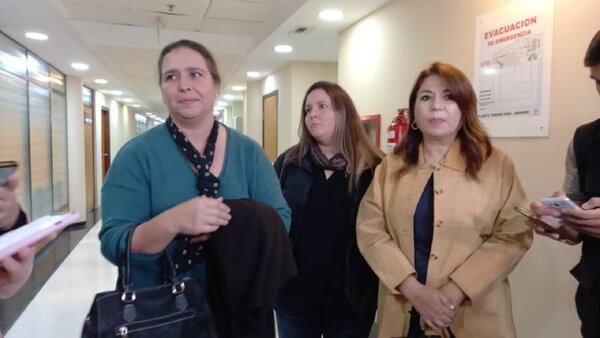 Familiares de fiscal destituido por el JEM piden “postura firme” a senadores