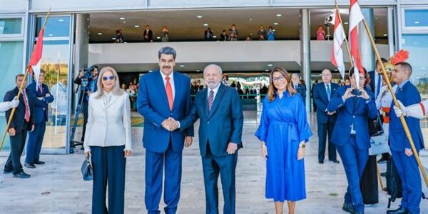 Lula recibe a Maduro en Brasilia en antesala de cumbre regional