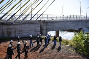 Estudiantes de la UNE visitan el Puente de la Integración