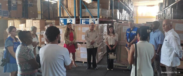 PARAGUAY HACE ENTREGA DE UNA AYUDA HUMANITARIA A CUBA
