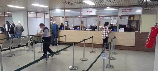 Licencia de Asunción: poca gente para revalidar registro a dos días del vencimiento - Nacionales - ABC Color