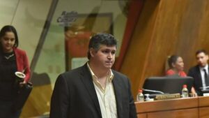 Exconcejales de Quyquyhó se oponen a que exintendente jure como diputado