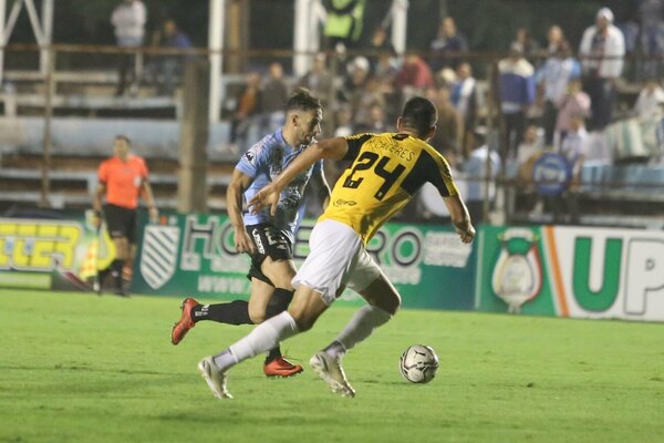 Versus / ¡Fue un partidazo! Guaireña y Guarani repartieron puntos en Villarrica