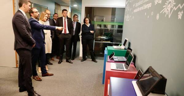 La Nación / Peña se interioriza de exitosa experiencia tecnológica y educativa en Uruguay