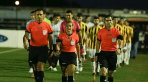 Entretenido empate en histórico partido en el Parque - Radio Imperio