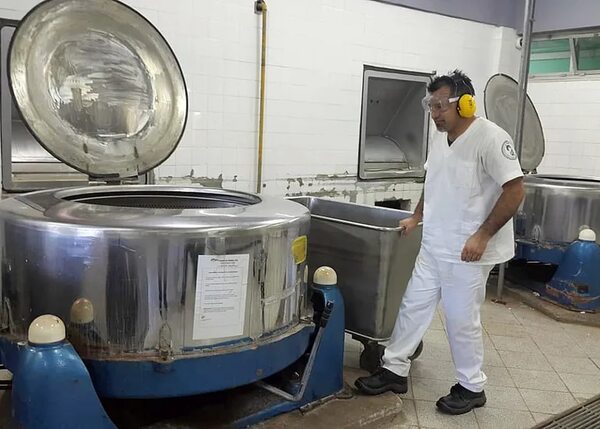 IPS aprobaría hoy millonario llamado para tercerizar lavado y planchado - Política - ABC Color