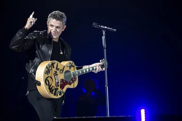 Alejandro Sanz agradece las muestras de cariño recibidas por su estado de salud - Música - ABC Color
