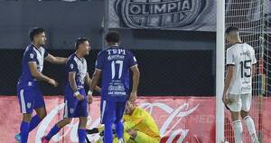 La Nación / Estupenda remontada da la victoria a Ameliano