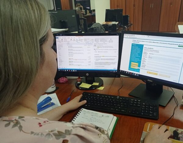 DOCENTES DEL MEC PUEDEN POSTULARSE DESDE HOY A 48 BECAS DISPONIBLES PARA COLOMBIA