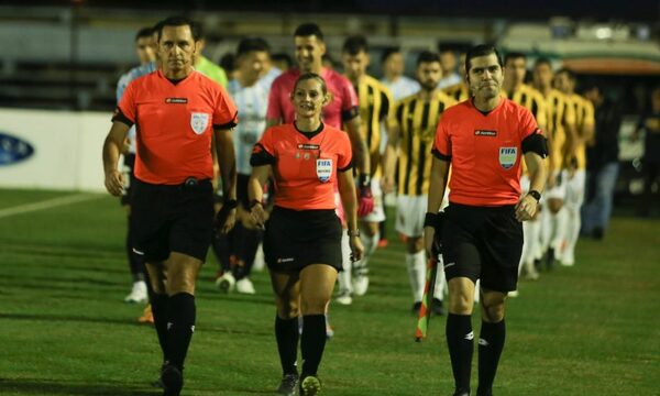 Zulma Quiñónez hace historia en el arbitraje nacional