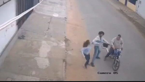 Mujer que iba a su trabajo sufre violento intento de asalto