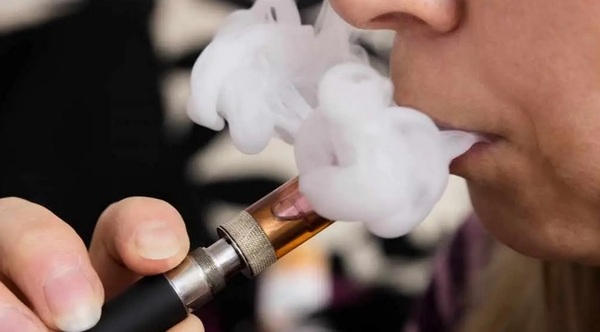 ¡ ALERTA ROJA!. Los vapeadores producen una nueva generación de adictos a la nicotina, alertó especialista de la OMS - Radio Imperio