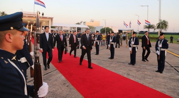 Abdo viajó a Brasil para participar de Reunión de Presidentes de Países de América del Sur