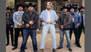 [VIDEO] Grupo "Frontera", que cantó con Bad Bunny, tocará en Paraguay
