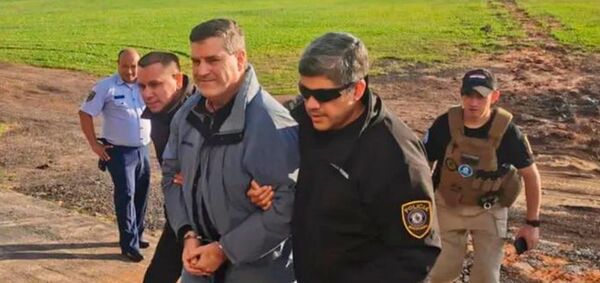 El exbanquero, Jos茅 Peirano es recluido en la Interpol de Paraguay tras ser extraditado desde Uruguay - Revista PLUS