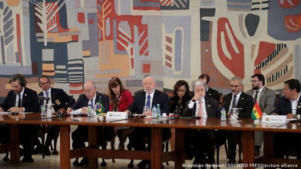 Lula propone "mercado energético" suramericano e integración "más allá de ideologías"