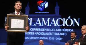 La Nación / Santiago Peña llama a construir “una sociedad próspera y con justicia social”