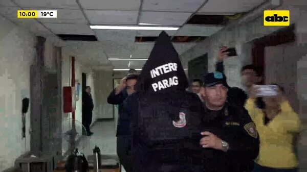 Video: José Peirano llega al Palacio de Justicia - ABC Noticias - ABC Color