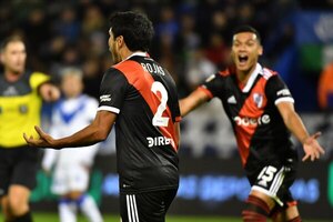 Versus / Robert Rojas marca, pero River Plate se deja dos puntos en Liniers