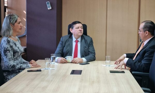 Destacada reunión con el viceministro del MIC