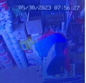 Detienen a joven que hurtó dinero de local comercial