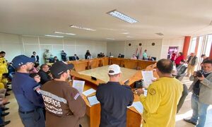 Bomberos no están en reglas para recibir desembolsos y no rinden cuentas, asegura intendente
