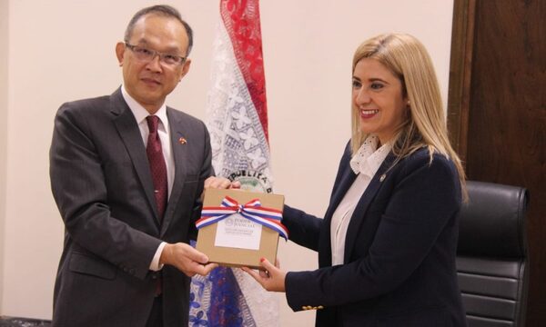 Misión Diplomática de China-Taiwán visita VI Circunscripción Judicial