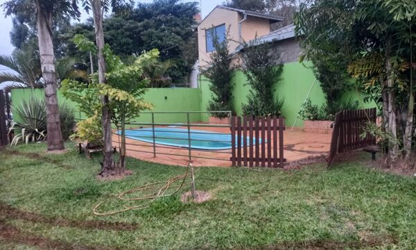 Una niña de 7 años muere ahogada en una piscina