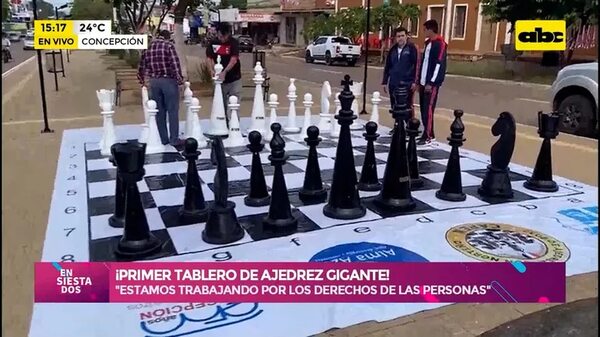 Video: ¡Primer tablero de ajedrez gigante en Concepción! - Ensiestados - ABC Color