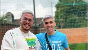 Julio Enciso llegó al país, comió ryguasu casero y cambió de look