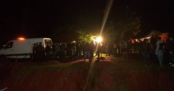 La Nación / Docente ya está siendo velada en su casa ubicada frente al Colegio Nacional San Gervasio