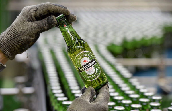 La mexicana Femsa anuncia venta de acciones de Heineken por 3.529 millones de dólares - MarketData