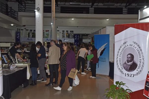 Analizan proyección internacional de la Literatura paraguaya en la FIL Asunción - Literatura - ABC Color