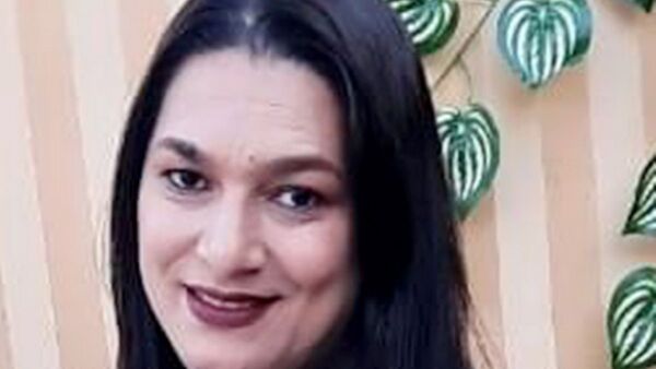Estalla la violencia: Alumno apuñala y mata a su maestra en el colegio