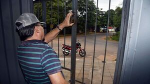 Vecinos viven encerrados con rejas y reclaman mayor acción policial