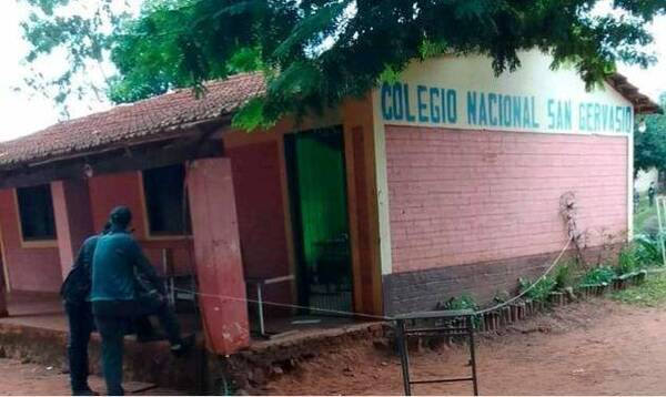 Hijo de docente asesinada estaba dando clases al lado del aula donde mataron a su madre